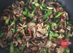 榛蘑尖椒肉丝的做法图解8