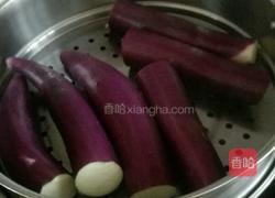 茄子炒虾皮的做法图解3