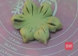 红豆沙•梅花酥的做法图解14