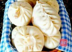 白菜丁肉丁大包子的做法图解1