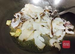墨鱼炒荷兰豆的做法图解5