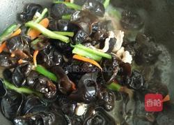 木耳炒肉丝的做法图解5
