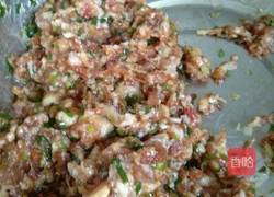 猪肉青菜馅饺子的做法图解3