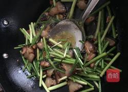 蒜苔炒腊肉的做法图解9