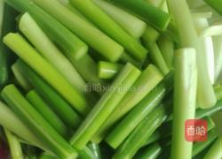 蒜苔炒腊肉的做法图解1