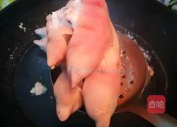卤猪蹄的做法图解1