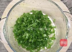 青椒炒鸡蛋的做法图解1