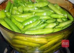 盐水豌豆的做法图解3