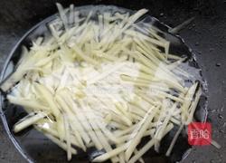两丝炒鸡肉的做法图解9