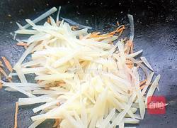 两丝炒鸡肉的做法图解17