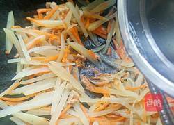两丝炒鸡肉的做法图解18