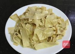 蒜香虾仁芦笋豆腐皮的做法图解5