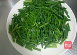 鸡蛋炒韭菜苔的做法图解1