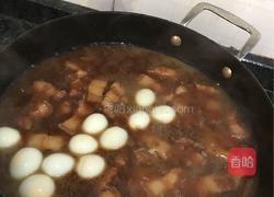 红烧肉炖鹌鹑蛋的做法图解3