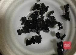 黑木耳红枣汤的做法图解2