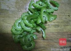凉拌苦瓜的做法图解2