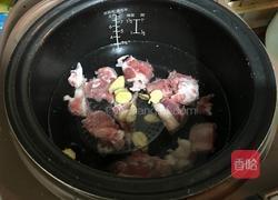 海带排骨汤的做法图解2
