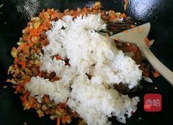 胡萝卜香菇肉末炒饭的做法图解6
