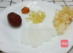 鲜炖桃胶皂角米银耳糖水的做法图解1
