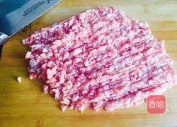 酸菜剁椒炒肉末的做法图解1