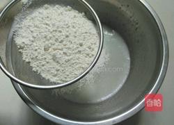 六寸戚风蛋糕(后蛋法)的做法图解2
