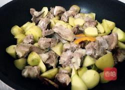 土豆烧排骨的做法图解10