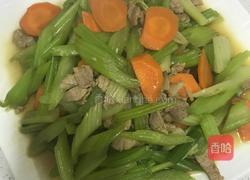 芹菜炒肉的做法图解4