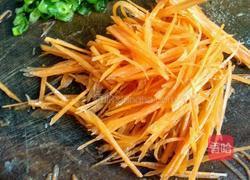 胡罗卜鸡蛋煎饼的做法图解1