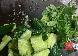 手拍酸辣青瓜的做法图解5
