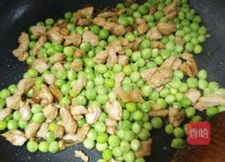 豌豆爆肉丁的做法图解4