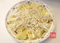 肉末金针菇土豆的做法图解1
