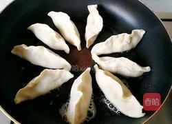 锅贴饺子的做法图解15