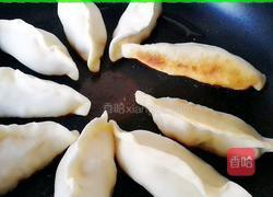锅贴饺子的做法图解16