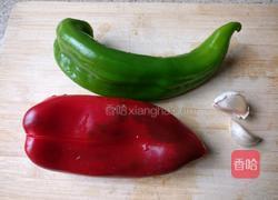 土豆辣椒牛肉盖饭的做法图解1