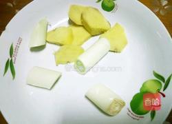 红烧肉煲鸡腿的做法图解2