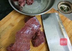 蔥香牛肉的做法图解1