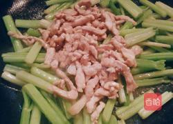 芹菜炒肉丝的做法图解10