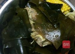 猪骨头煲玉米红萝卜海带的做法图解3