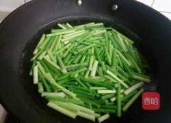 蒜苔炒腊肉的做法图解4