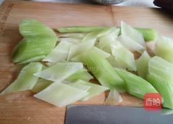 莴笋炒鸡蛋的做法图解2