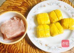 芹菜肉丝炒黄豆腐的做法图解1