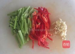 彩椒香芹炒牛柳的做法图解2