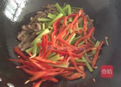 彩椒香芹炒牛柳的做法图解6