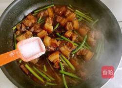 红烧肉焖蒜薹的做法图解16