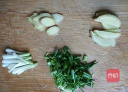 干煸鸡腿的做法图解3