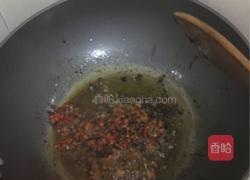 萝卜干辣椒爆炒猪肉的做法图解4