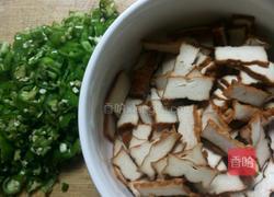青椒炒豆腐干的做法图解2