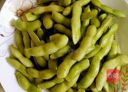 盐水毛豆的做法图解1