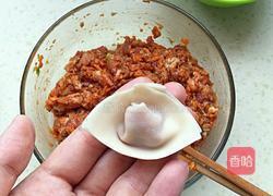 猪肉胡萝卜馅馄饨的做法图解9
