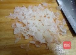 银耳莲子红枣羹的做法图解4